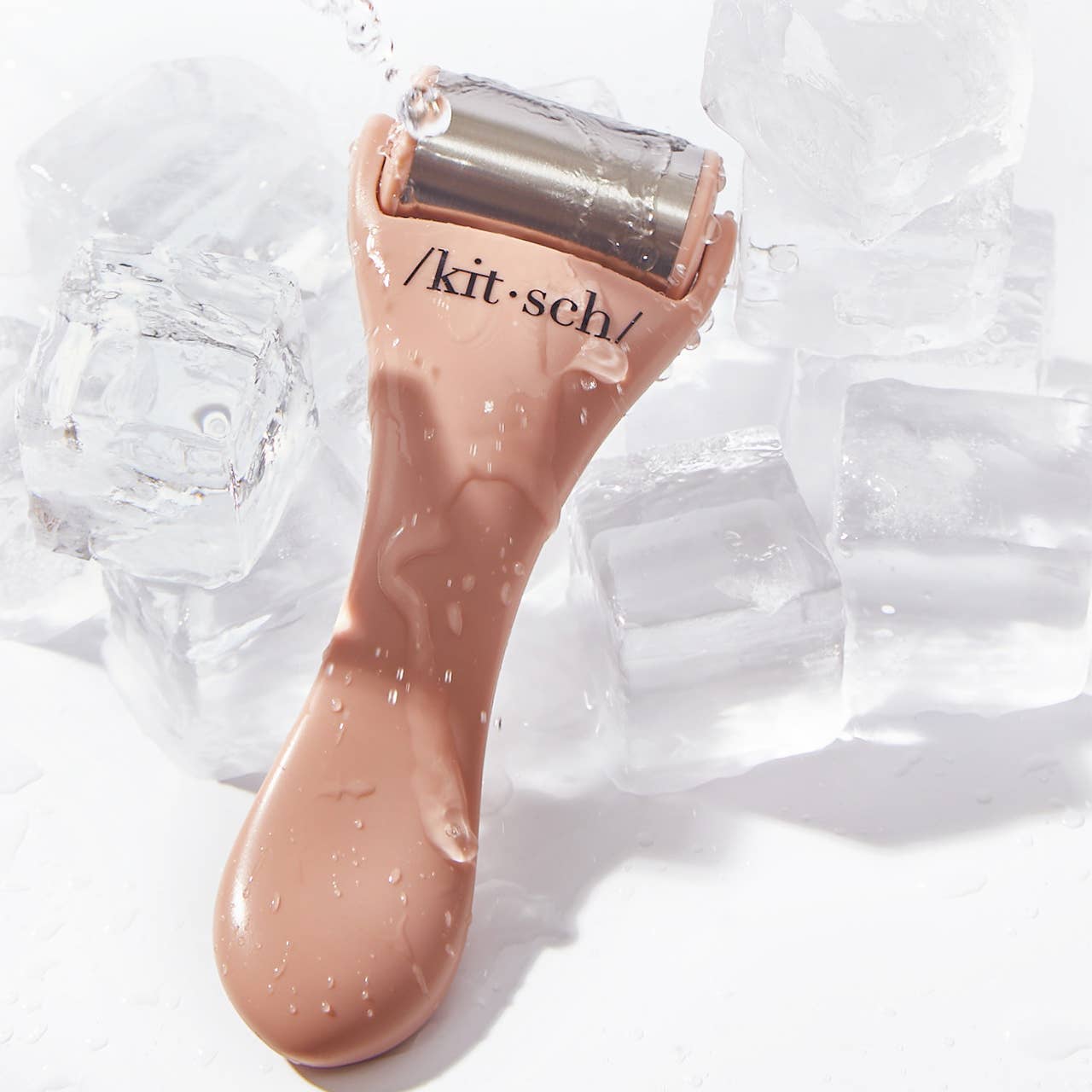 Kitsch - Ice Roller in recycled plastic | minimizes pores, reduces inflammation and helps reduce dark circles