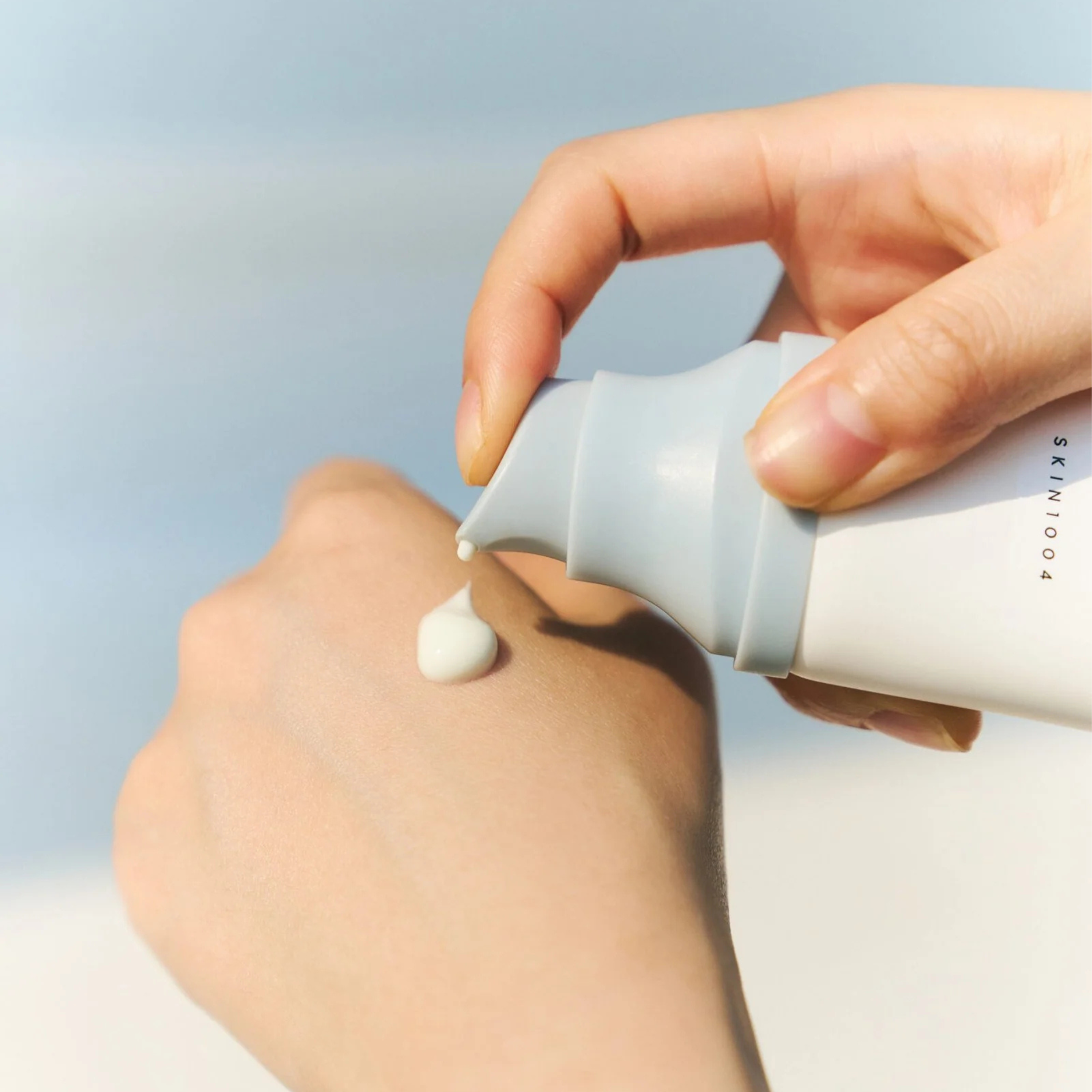 SKIN1004 Madagascar Centella Hyalu-Cica Water-Fit Sun Serum SPF50+