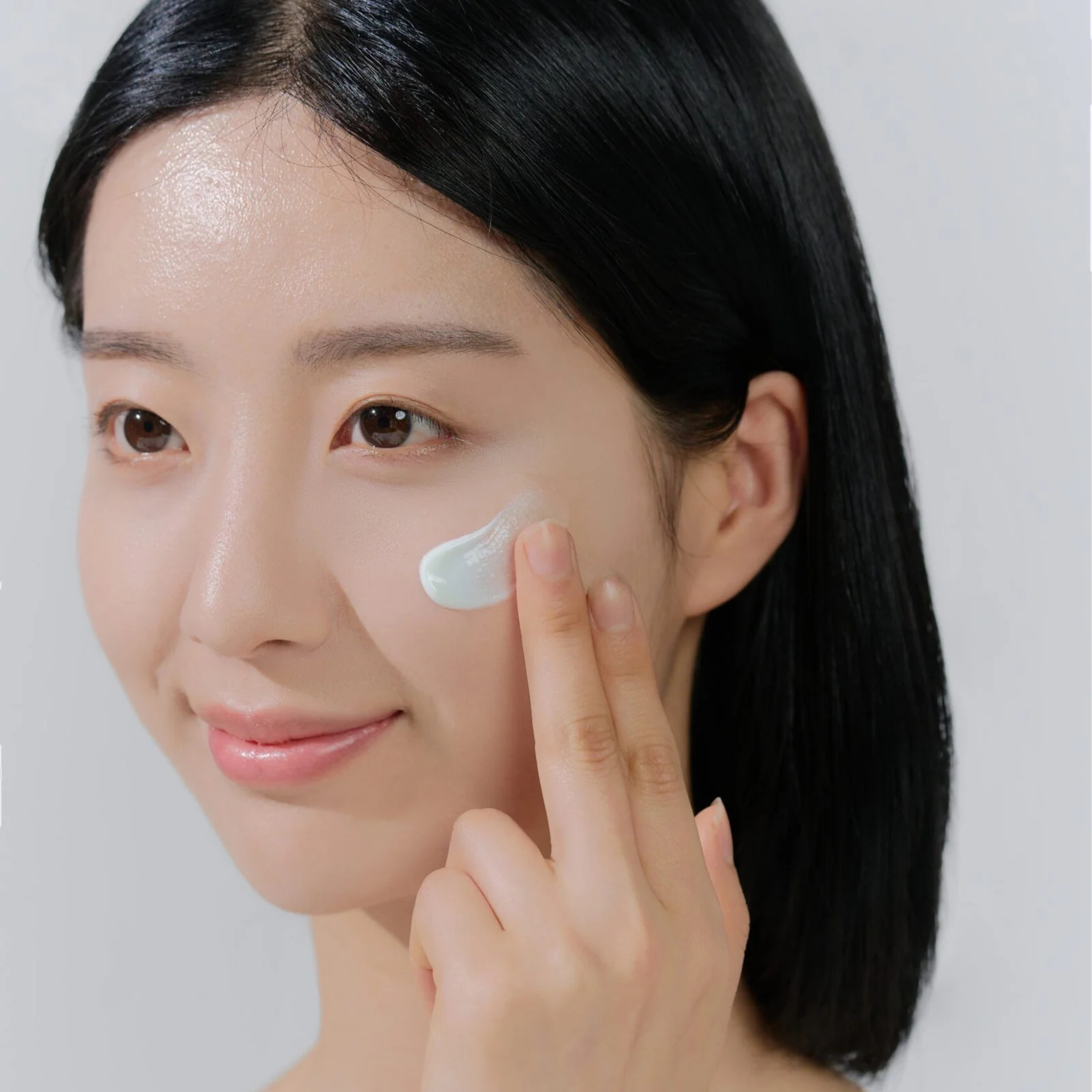 SKIN1004 Madagascar Centella Hyalu-Cica Water-Fit Sun Serum SPF50+