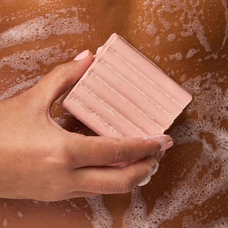 Kitsch - Savon Solide Nourrissant au Beurre de Karité | Parfum Cerise Noire
