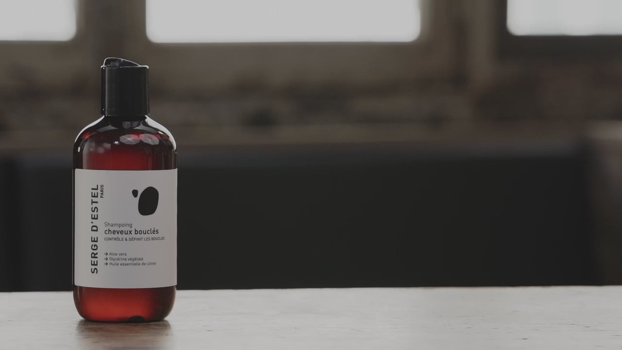 Cargar vídeo: SERGE D&#39;ESTEL - Champú para cabello rizado | Limpiador hidratante y definidor para cabello rizado