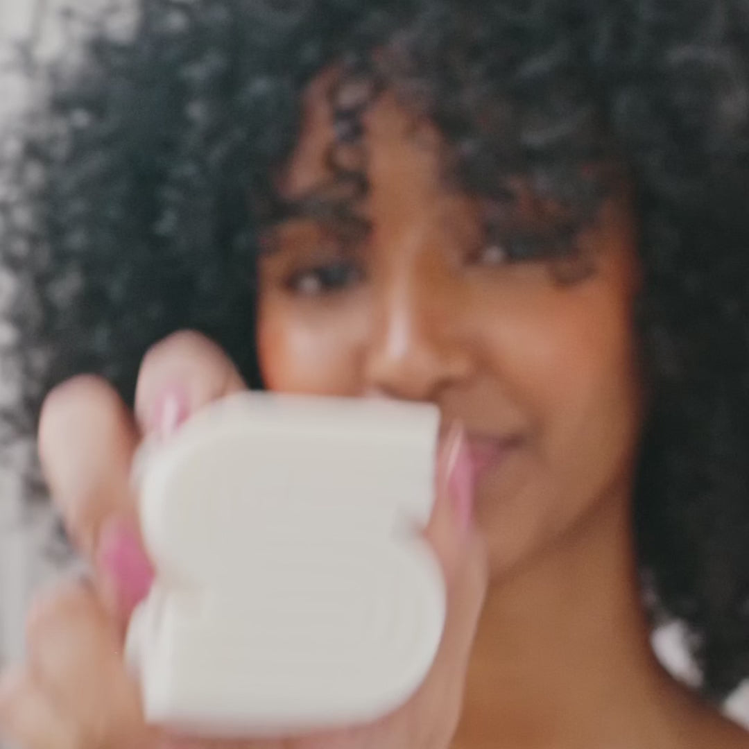 Load video: KITSCH Rosemary &amp; Biotin Solid Shampoo &amp; Conditioner Duo